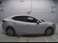 Mazda AXELA лот № 30558 оценка 4  с аукциона в Японии 2