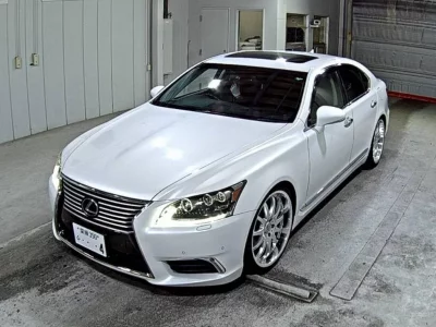 Lexus LS