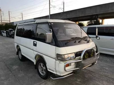Mitsubishi DELICA WAGON
