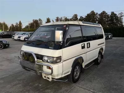Mitsubishi DELICA WAGON