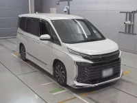 Toyota VOXY лот № 30568 оценка 5  с аукциона в Японии 4