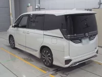 Toyota VOXY лот № 30568 оценка 5  с аукциона в Японии 5