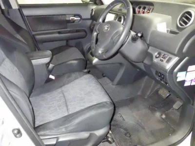 Toyota COROLLA RUMION  с аукциона в Японии