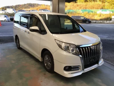 Toyota ESQUIRE  с аукциона в Японии