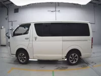 Toyota HIACE VAN лот № 40015 оценка R  с аукциона в Японии 3