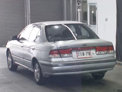 Nissan SUNNY  с аукциона в Японии