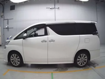 Toyota VELLFIRE  с аукциона в Японии