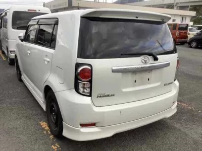 Toyota COROLLA RUMION