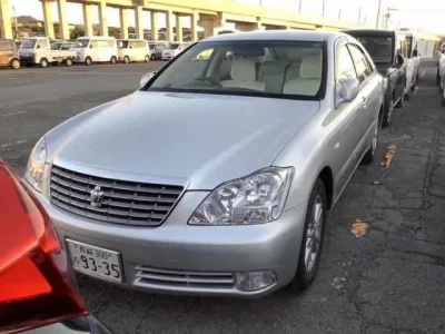 Toyota CROWN  с аукциона в Японии