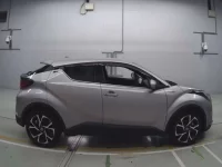 Toyota C-HR лот № 30618 оценка 4.5  с аукциона в Японии 2