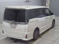 Toyota VOXY лот № 30616 оценка 3  с аукциона в Японии 1