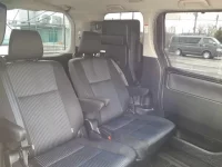 Toyota VOXY лот № 30616 оценка 3  с аукциона в Японии 8