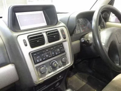 Mitsubishi PAJERO IO  с аукциона в Японии