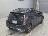 Toyota AQUA лот № 30646 оценка 4  с аукциона в Японии 1