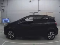 Toyota AQUA лот № 30646 оценка 4  с аукциона в Японии 3