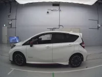 Nissan NOTE лот № 30658 оценка 4.5  с аукциона в Японии 3
