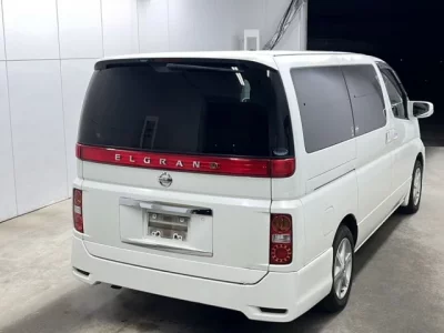 Nissan ELGRAND  с аукциона в Японии