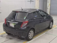 Toyota VITZ лот № 30664 оценка RA  с аукциона в Японии 1
