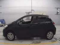 Toyota VITZ лот № 30664 оценка RA  с аукциона в Японии 3