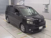 Toyota VOXY лот № 30668 оценка 3.5  с аукциона в Японии 4