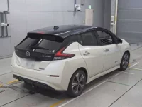 Nissan LEAF лот № 30681 оценка 4  с аукциона в Японии 1