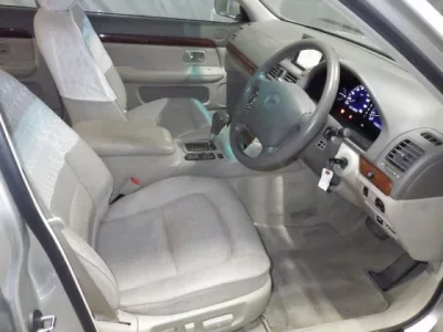 Toyota PROGRES  с аукциона в Японии