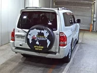Mitsubishi PAJERO лот № 1214 оценка 3.5  с аукциона в Японии 4