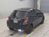 Toyota VITZ лот № 30699 оценка 3.5  с аукциона в Японии 1