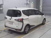Toyota SIENTA лот № 30700 оценка R  с аукциона в Японии 1