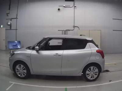 Suzuki SWIFT  с аукциона в Японии