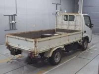 Toyota DYNA лот № 40137 оценка 3.5  с аукциона в Японии 1