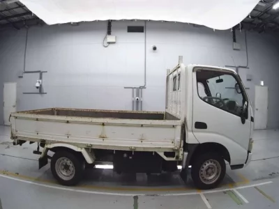 Toyota DYNA  с аукциона в Японии