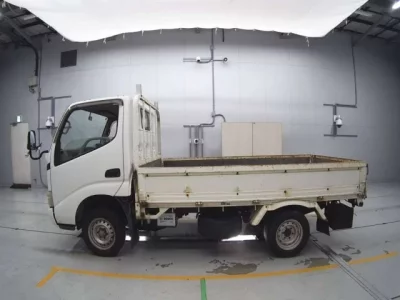 Toyota DYNA  с аукциона в Японии