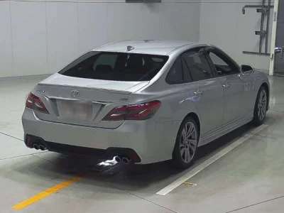 Toyota CROWN  с аукциона в Японии
