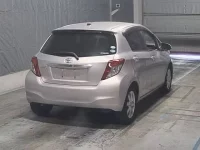 Toyota VITZ лот № 2544 оценка 3.5  с аукциона в Японии 1
