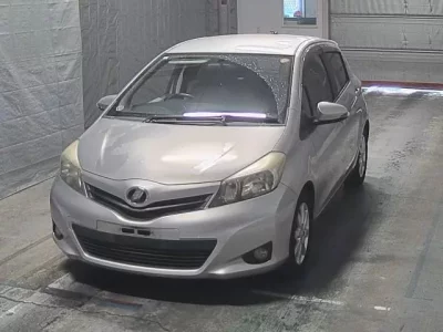 Toyota VITZ  с аукциона в Японии
