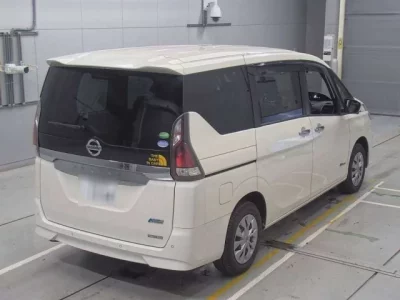 Nissan SERENA  с аукциона в Японии