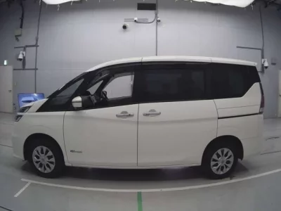Nissan SERENA  с аукциона в Японии