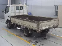 Toyota DYNA лот № 40168 оценка 4  с аукциона в Японии 5