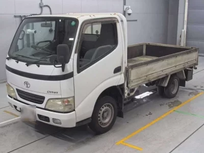 Toyota DYNA  с аукциона в Японии