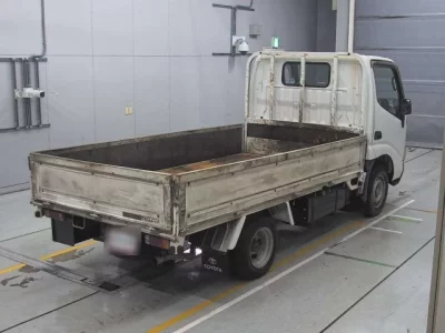 Toyota DYNA  с аукциона в Японии