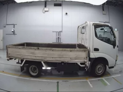 Toyota DYNA  с аукциона в Японии