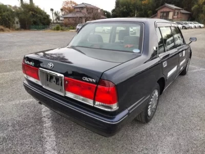 Toyota CROWN COMFORT  с аукциона в Японии
