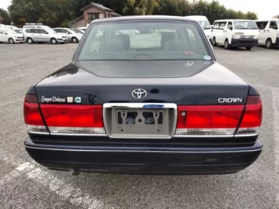 Toyota CROWN COMFORT  с аукциона в Японии