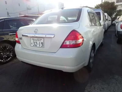 Nissan TIIDA LATIO