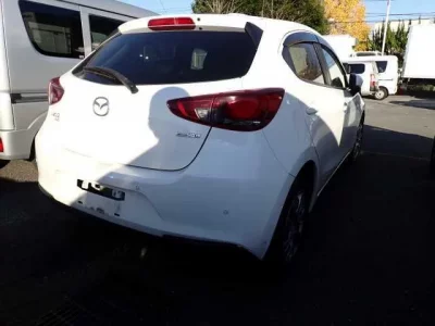 Mazda MAZDA2  с аукциона в Японии