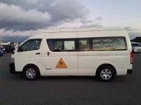 Toyota HIACE лот № 70007 оценка 3.5  с аукциона в Японии 3