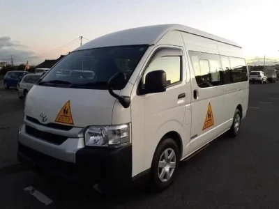Toyota HIACE  с аукциона в Японии