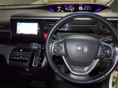 Honda STEP WAGON  с аукциона в Японии