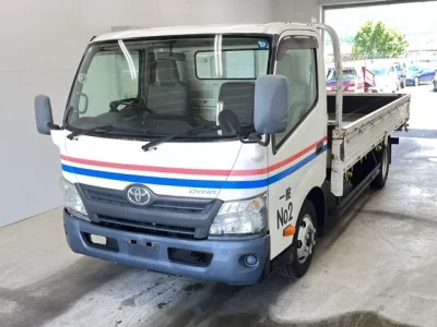 Toyota DYNA  с аукциона в Японии